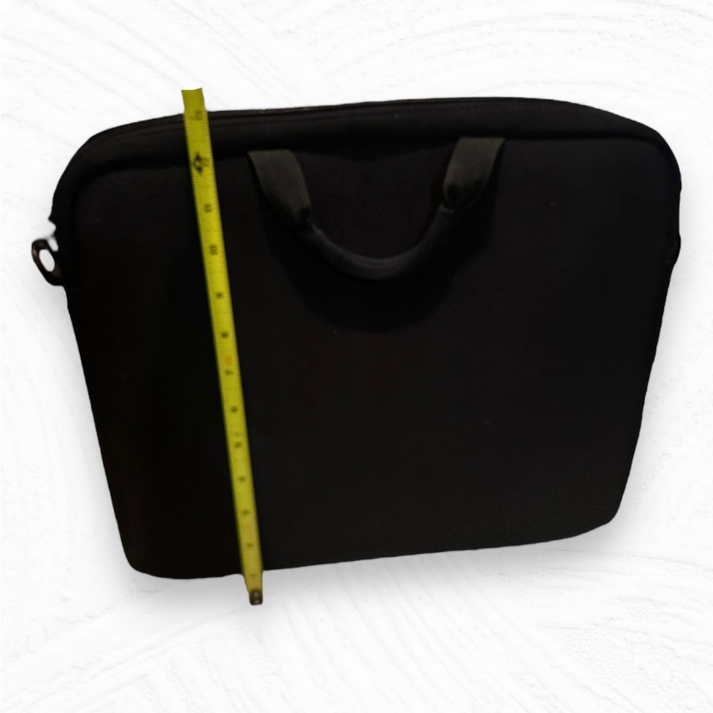 Targus Cvr200 Slip Labtop / Notebook Case - image 4